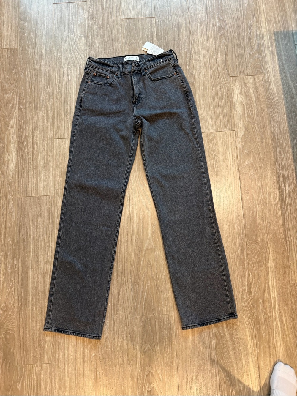 NWT Abercrombie & Fitch Straight Leg Jeans - Black